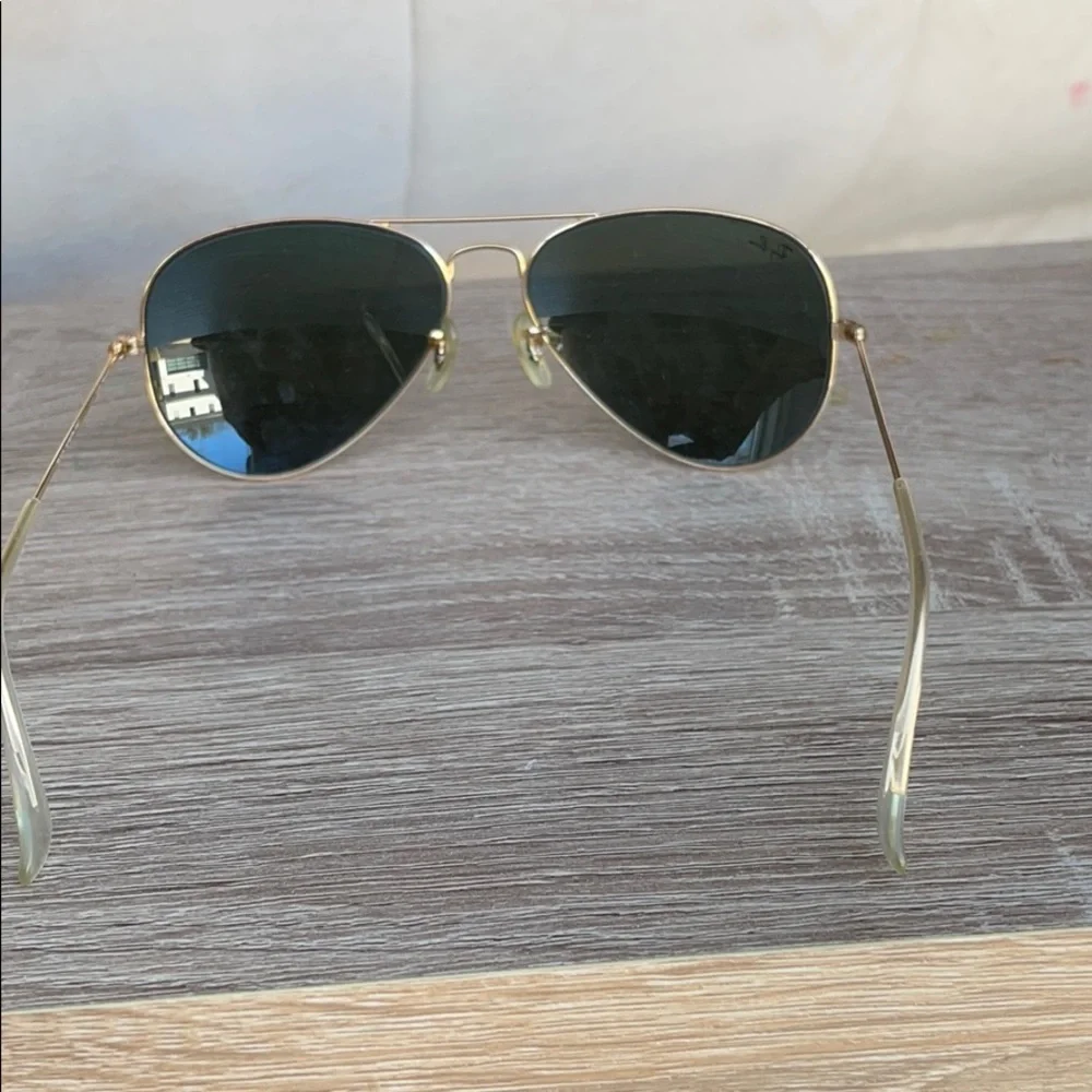 Ray-Ban Gold Frame Black Lens Aviator Sunglasses - Picture 9 of 11